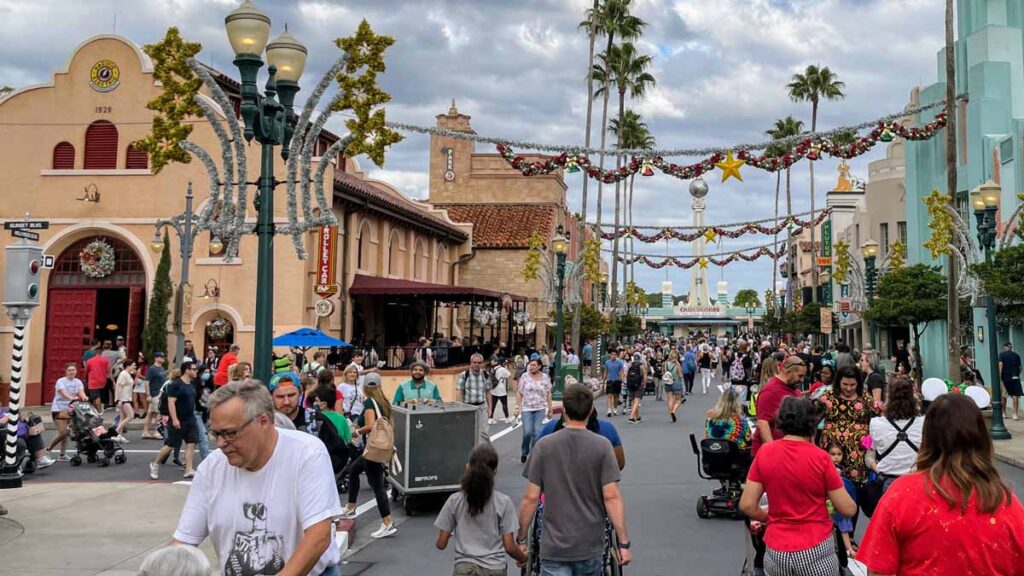 Hollywood Studios architecture - Trolley Car Cafe