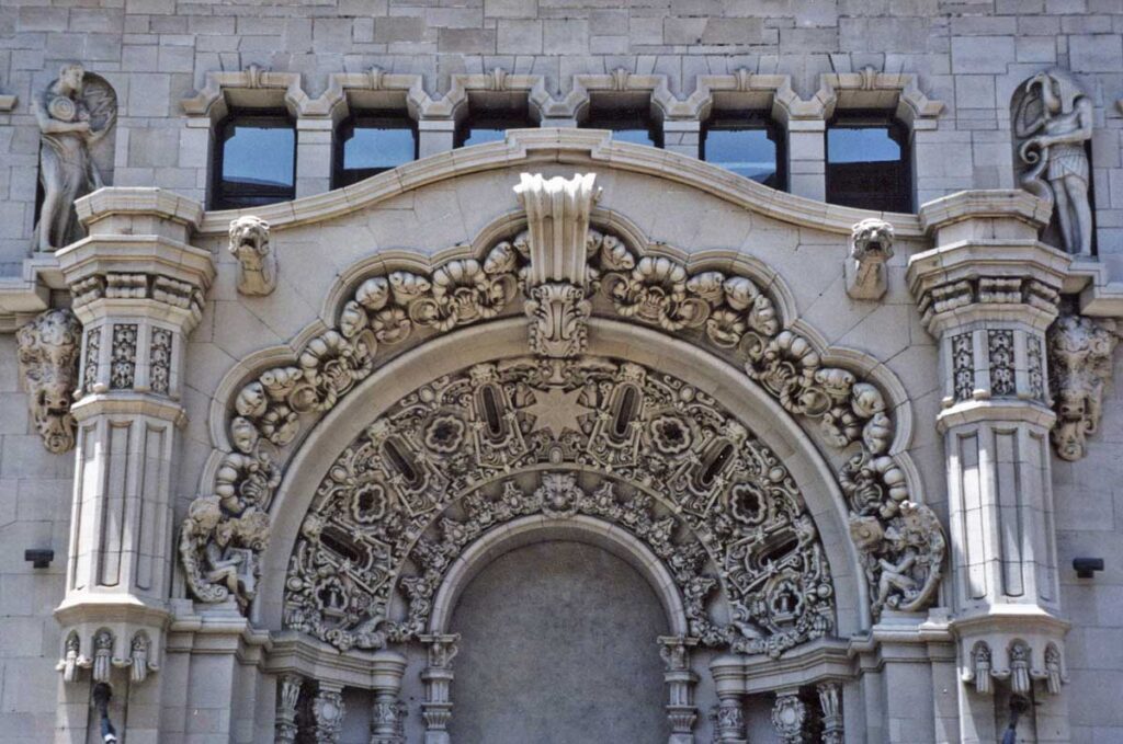 Million Dollar Theatre, LA. Churrigueresque architecture